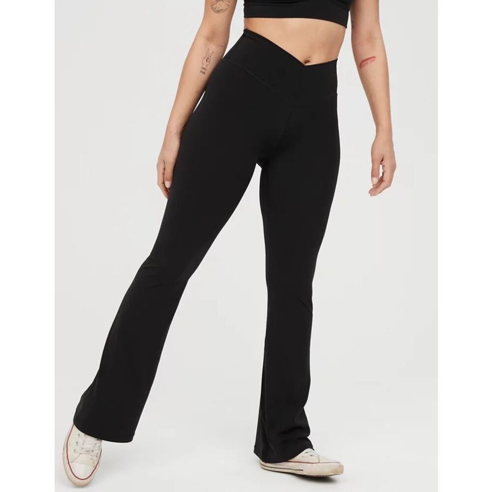OFFLINE By Aerie Black Real Me High Waisted Crossover Flare Legging Size M